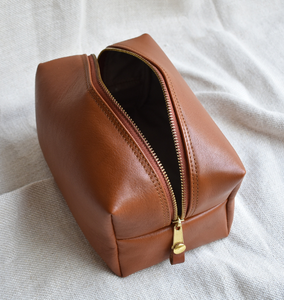 Cuero personalizado de alta calidad para neceser Organizador de maquillaje duradero Bolsa de cosméticos Cremallera Bolsas de moda medianas - Product Image 4