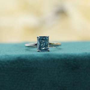 Anillo de compromiso de diamante cultivado en laboratorio de corte radiante azul de lujo 18KT ajuste solitario de oro sólido estilo clásico certificado IGI - Product Image 5