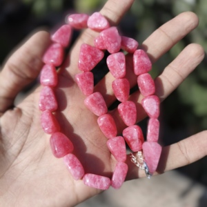 Collier de perles lisses en tourmaline rose, pierre précieuse brute rose, bijoux en cristal de guérison, collier fait à la main, cadeau pour elle - Product Image 3