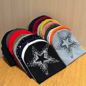 Bonnet d'hiver personnalisé en tricot à revers en acrylique avec strass pour femmes Bonnet avec logo - Product Image 6