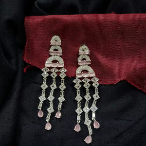 CONJUNTO DE PENDIENTES ESTILO CLÁSICO DE DIAMANTE AMERICANO PARA BODAS CONJUNTO DE PENDIENTES ESTILO CLÁSICO DE MODA PARA MUJER Y NIÑA - Product Image 1