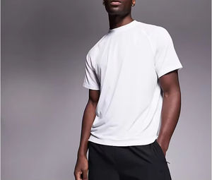 Fabrication sur mesure de t-shirts décontractés pour hommes en polyester et élasthanne tissé léger, de haute qualité et surdimensionnés - Product Image 1