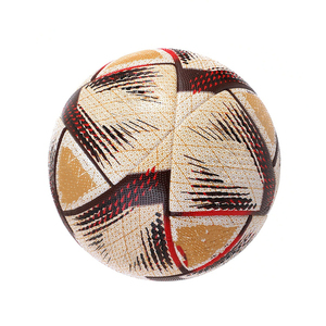 Ballon de football pakistanais cousu à la machine avec logo personnalisé, prix de gros, ballon de match de football taille 5 en cuir PU - Product Image 4