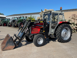 รถแทรกเตอร์มือสอง Massey Ferguson 375 รุ่น Lo-Profile Cab ขับเคลื่อน 4 ล้อ พร้อมหัวลากและห้องโดยสารแบบปิด - Product Image 5