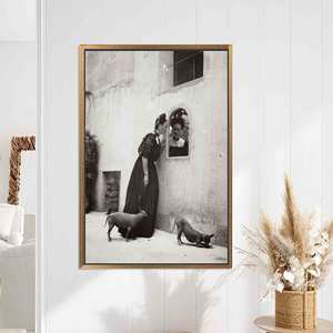 ภาพพิมพ์บนผ้าใบ: ฟรีดา คาโฮ พร้อมภาพวาดแมลงศัตรูพืช - งานศิลปะติดผนังขนาดใหญ่สไตล์โมเดิร์น กรอบสีทอง - Product Image 1