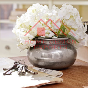 Jarrón y macetas de Metal hechos a mano con acabado de plata de níquel, accesorios decorativos de lujo para el hogar - Product Image 1