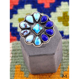 Bague artisanale Southwest en Lapis Lazuli et Or Rose, en argent sterling plaqué or rose, sertie clos, taille unique, avec pierres précieuses naturelles, idéale pour un cadeau - Product Image 1