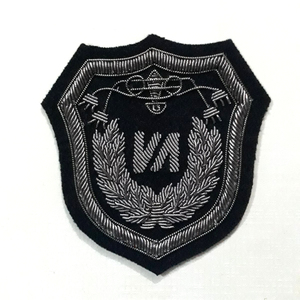 Badges en fil métallique de qualité supérieure, fabrication haut de gamme, avec épingle de sûreté, couleur personnalisée, taille personnalisée, matériau en cuir - Product Image 6