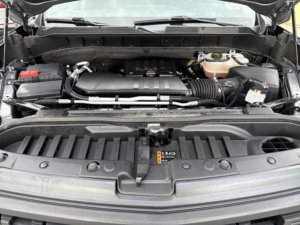 Chevrolet Silverado 1500 4WD Doble Cabina 147 Custom 2024 Usada en Buen Estado - Product Image 6