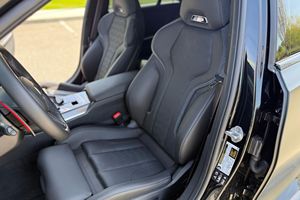 BMW M3 Competition AWD Turbo 2023, Coupé de Cuero, Bajo Kilometraje, Transmisión Automática, Volante a la Izquierda, Gasolina, Estado: Como Nuevo - Product Image 5