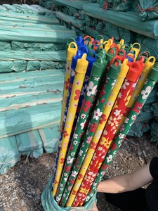 Meilleures ventes : Manche de balai en bois simple et durable avec revêtement PVC floral pour balais et serpillères – Direct Usine M.I.T Vietnam - Product Image 6