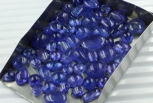 Vente en gros de cabochon de tanzanite bleue de qualité supérieure de 8mm en forme de poire ovale bleu naturel bijoux en pierres précieuses d'apatite en vrac - Product Image 4