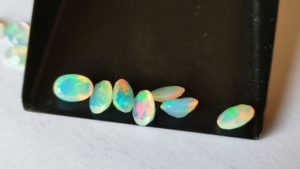 Haute qualité éthiopien Welo feu blanc opale pierre précieuse 7x5mm lâche facettes Cabochon coupe pierre bijoux naturels - Product Image 3