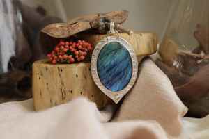 Handmade 950 Silver Boreal Drop Amulet Vintage Style <b>Labradorite</b> <b>Pendant</b> with Gold Plating Ethereal Artisan Jewelry Gift - Product Image 6
