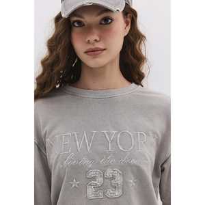 Sweat-shirt à slogan en coton 100% avec effet délavé pour tous les jours - Product Image 4