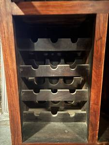 Armoire de cuisine en bois massif brun élégante de taille moyenne, style moderne, antique, luxueux, classique et vintage - Product Image 5