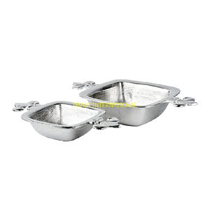 Ensemble de bols décoratifs carrés en métal en aluminium avec poignées ornées, plat à collation argenté, bol de décoration de fruits pour centre de table pour la maison et les cadeaux - Product Image 1