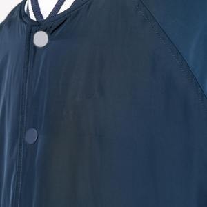 Chaqueta de Cuero Unisex de Alta Calidad para Invierno, Estilo Urbano, con Logotipo Frontal en Lona Recubierta, Cierre de Cremallera, Precio al por Mayor - Product Image 3