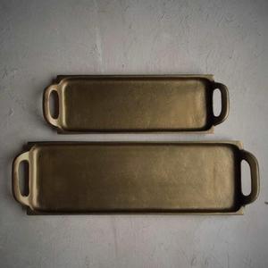 Ensemble de 2 plateaux de service en laiton de qualité supérieure avec forme et taille personnalisées, finition polie dorée pour centre de table à la maison - Product Image 1