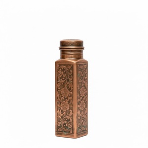 Bouteille d'eau en cuivre martelé, étanche et sans joint, fabriquée à la main, bienfaits ayurvédiques pour la santé, ustensiles de cuisine écologiques pour les voyages - Product Image 2