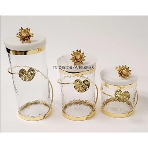 Look magnifique Unique Fancy Designer Base en métal plaqué or de haute qualité et couvercle supérieur avec texture élégante Fourniture de bidon en verre transparent - Product Image 6