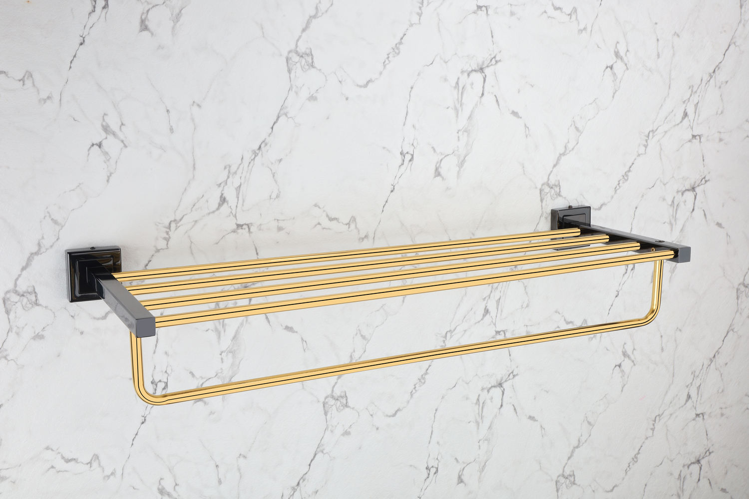 สีดำทอง