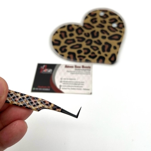 Venta al por mayor de baldosas de pestañas acrílicas personalizables con estampado de guepardo, último diseño sostenible, pinzas para pestañas cuadradas con flores y mariposas - Product Image 2