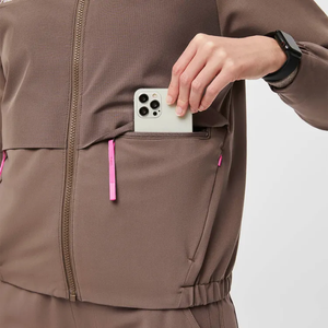 Ensemble de tenues médicales pour femmes : Blouse et pantalon extensibles, confortables pour les professionnelles, vente en gros OEM - Product Image 3