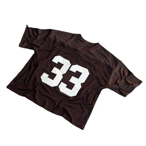 เสื้อยืดครอปโบซี่แบบตาข่ายสำหรับผู้ชายเสื้อฟุตบอลคอวีทรงสตรีทแวร์โอเวอร์ไซส์ดีไซน์ใหม่ออกแบบได้ตามต้องการ - Product Image 1