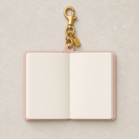 LABON Carnet A7 personnalisé avec porte-clés, couverture rose poudré, motif cerises, cerise dorée en haut, pages vierges, chaîne dorée, breloque de sac, OEM ODM