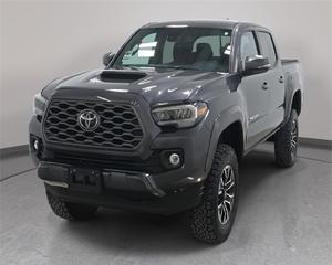 Toyota Tundra DC Limited 3.5P 4X4 2022 Usada en Buen Estado, Caja de Cambios Automática, Asientos de Cuero Gris - Product Image 2