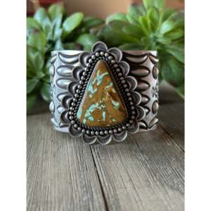 Bracelet manchette en argent sterling avec turquoise naturelle de Royston Alex Sanchez - Product Image 1