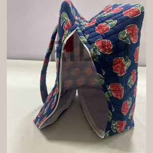 Sac de voyage matelassé en coton bleu marine, imprimé à la main, écologique, grand format, avec poignée, multifonctionnel et réutilisable - Product Image 4