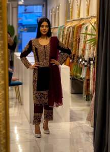 Dernier Designer Heavy Viscos Velvet Broderie Séquence Travail Salwar Suit By Fab Zone - Product Image 4