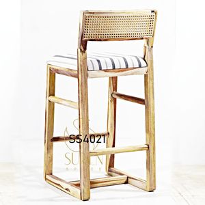 Chaise de bar et de pub haut de gamme en bois fabriquée à la main par un concepteur unique - Product Image 3