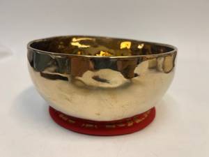 Bol chantant en métal fait à la main de 7 pouces pour la thérapie sonore profonde de méditation de guérison de yoga écologique - Product Image 2