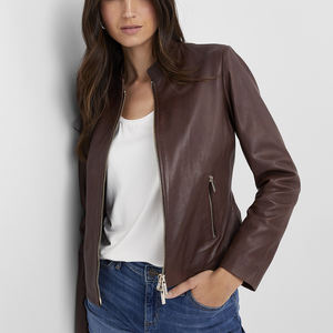 Veste élégante en cuir marron pour femmes, en cuir d'agneau véritable, coupe ajustée, style moto avec fermeture à glissière avant et poches latérales - Product Image 1