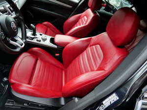 UTILISÉ LHD/RHD 2023 ALFA ROMEO STELVIO VELOCE AWD - Product Image 4