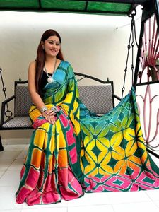 Nueva Colección de Saris Étnicos Suaves de Diseñador con Borde de Estampado Digital Ajrakh y Pallu Rico con Blusa en Contraste - Product Image 5