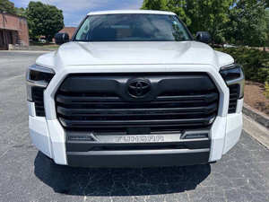 2023 para Tundra 4x4 SR5 4 puertas CrewMax Cab Pickup SB Asientos de cuero izquierdos Techo solar Bluetooth Control de clima automático Usado - Product Image 4