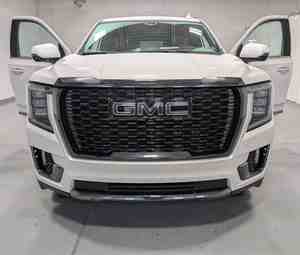 GMC Yukon Denali Ultimate 4WD Sport Utility 2024 Usado en Excelentes Condiciones - Product Image 1