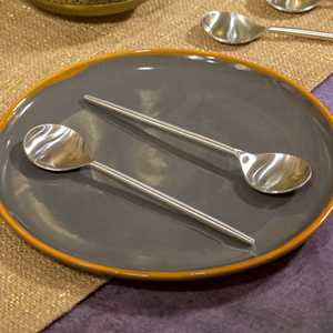 Cuchara de Acero Inoxidable Ecológica, Hecha a Mano, con Acabado Pulido Espejo, para Cenas Elegantes y Ocasiones Especiales, Uso Duradero y Cómodo - Product Image 1