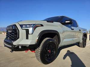 Tundra hybride TRD Pro HV CrewMax Cab 4WD d'occasion de 2022 - Product Image 3