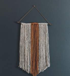 Decoración de pared de hilo hecho a mano, arte de fibra elegante con un esquema de color suave y neutro para un aspecto acogedor y moderno - Product Image 6