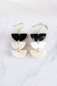 Pendiente de cuerno ecológico único hecho de materiales naturales perfecto para amantes de la moda bohemia y terrenal - Product Image 6