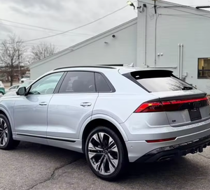 Excellent état, prêt à être expédié : Audi Q8 <span class=keywords><strong>quattro</strong></span> Plus <span class=keywords><strong>55</strong></span> <span class=keywords><strong>TFSI</strong></span> 2025 d'occasion avec pack Executive, démarrage à distance, sièges en cuir, jantes en alliage - Product Image 6