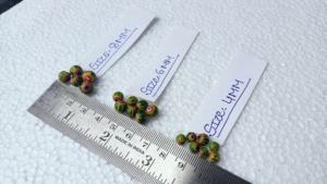 Perles de verre millefiori de couleur verte sur mesure à partir de 4 mm idéales pour les créateurs de bijoux africains à revendre - Product Image 3