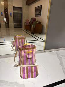 Sacs de courses réutilisables en PP tissé rayé extra large, écologiques, avec poignées, fermeture épaule/à glissière, design et couleur personnalisés - Product Image 3