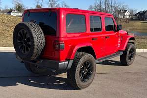 Wrangler Unlimited Sahara 4xe 2021 ~18,200 millas, híbrido enchufable de 375 hp, 4x4, suspensión elevada Mopar - Product Image 3
