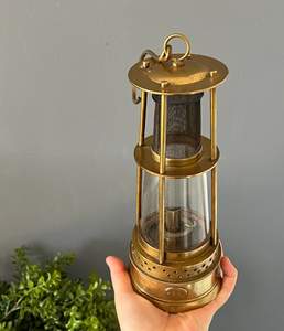 Hermosa Lámpara de Aceite Náutica Vintage Hecha a Mano de Latón y Vidrio, Soporte Hecho a Mano, Lámpara de Alta Calidad - Product Image 2